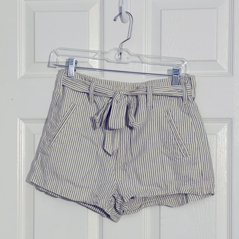 American Eagle shorts size 4